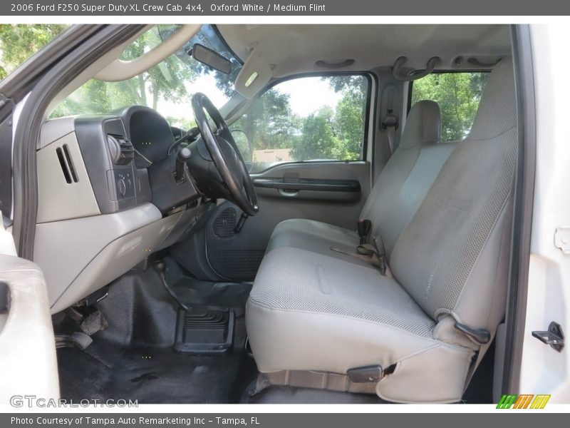 Oxford White / Medium Flint 2006 Ford F250 Super Duty XL Crew Cab 4x4