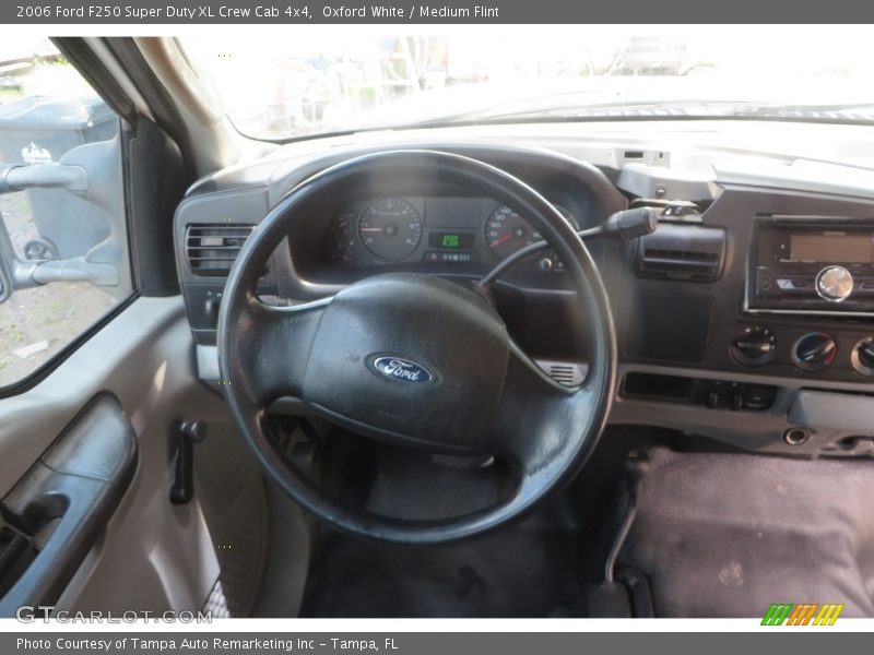 Oxford White / Medium Flint 2006 Ford F250 Super Duty XL Crew Cab 4x4