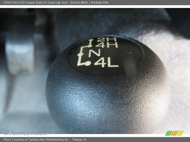 Oxford White / Medium Flint 2006 Ford F250 Super Duty XL Crew Cab 4x4