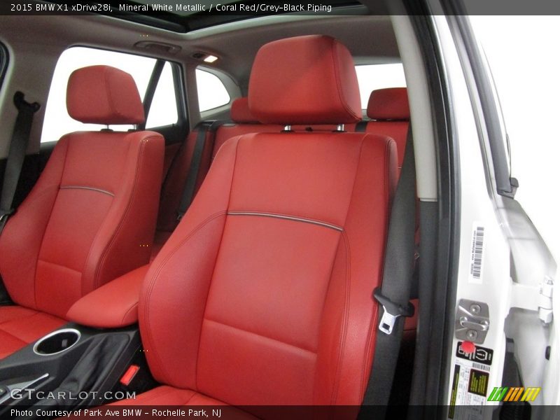 Mineral White Metallic / Coral Red/Grey-Black Piping 2015 BMW X1 xDrive28i