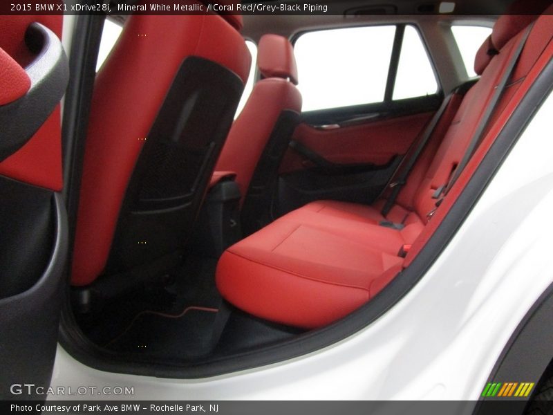 Mineral White Metallic / Coral Red/Grey-Black Piping 2015 BMW X1 xDrive28i