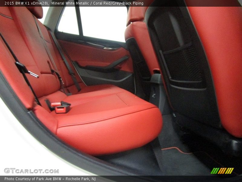 Mineral White Metallic / Coral Red/Grey-Black Piping 2015 BMW X1 xDrive28i