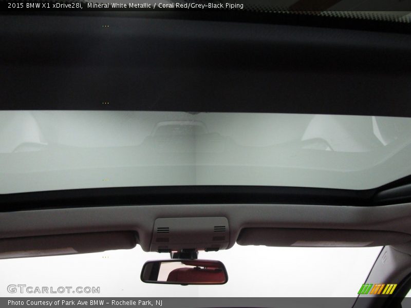 Mineral White Metallic / Coral Red/Grey-Black Piping 2015 BMW X1 xDrive28i