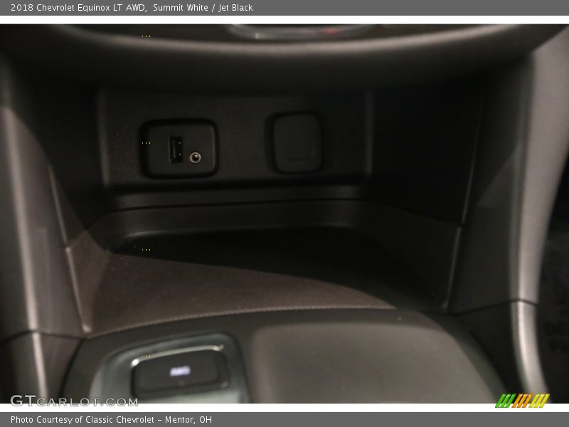 Summit White / Jet Black 2018 Chevrolet Equinox LT AWD