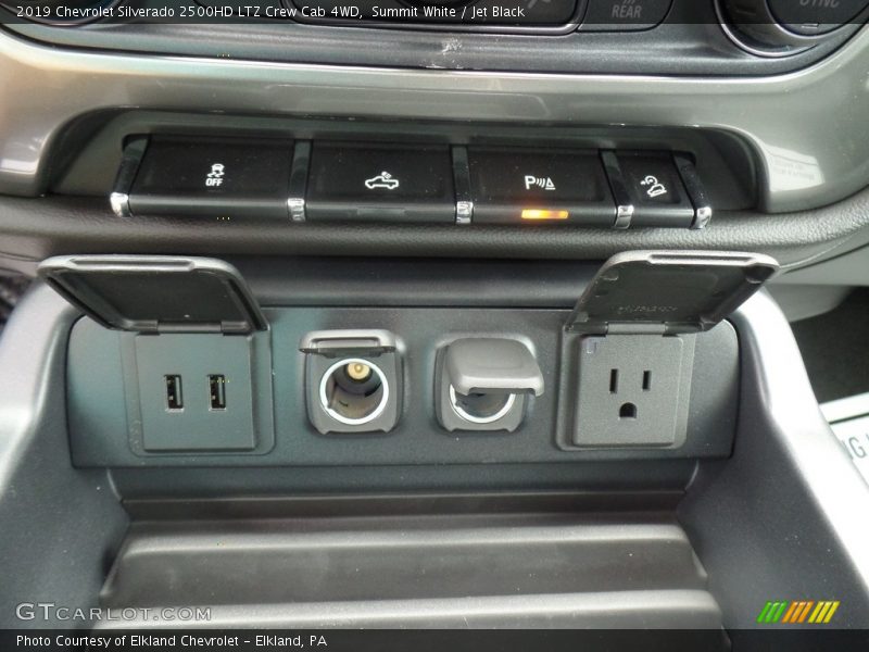 Summit White / Jet Black 2019 Chevrolet Silverado 2500HD LTZ Crew Cab 4WD