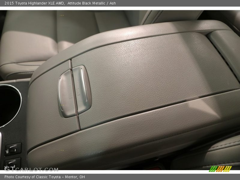 Attitude Black Metallic / Ash 2015 Toyota Highlander XLE AWD