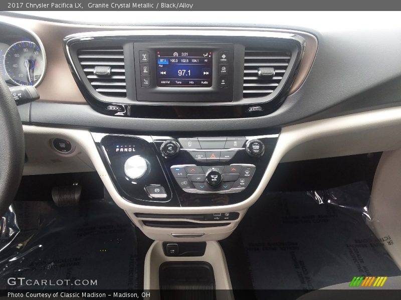 Granite Crystal Metallic / Black/Alloy 2017 Chrysler Pacifica LX