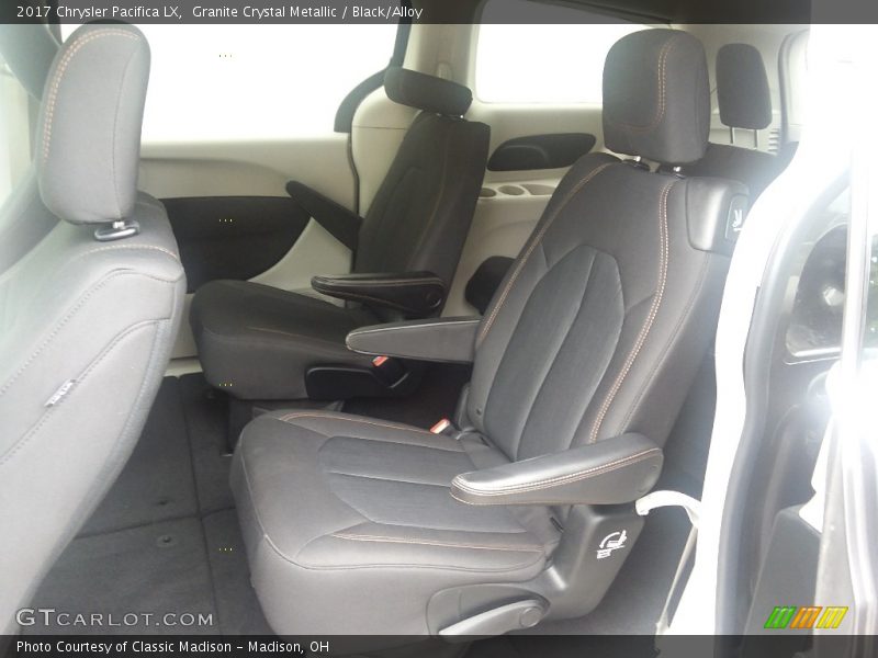Granite Crystal Metallic / Black/Alloy 2017 Chrysler Pacifica LX