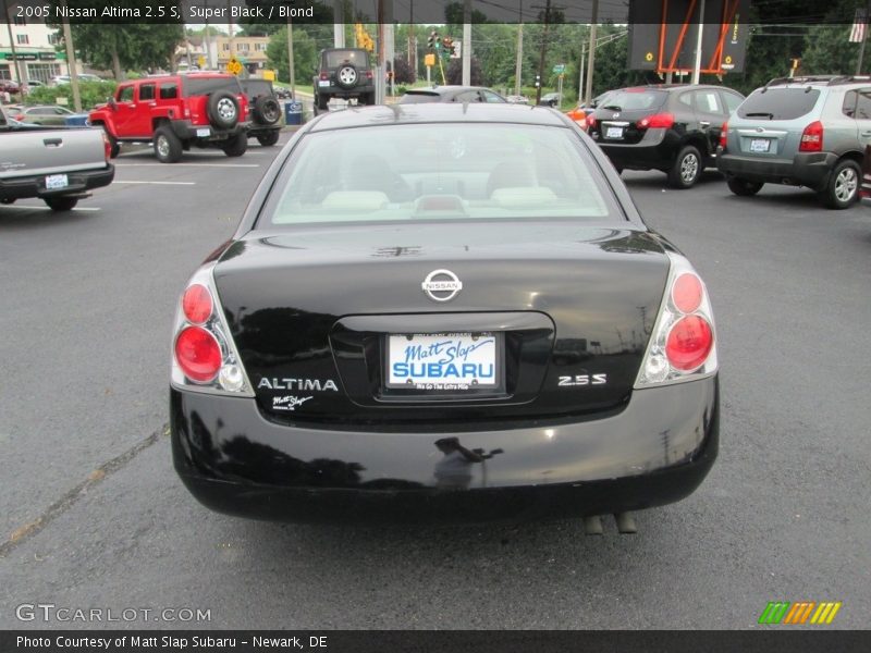 Super Black / Blond 2005 Nissan Altima 2.5 S