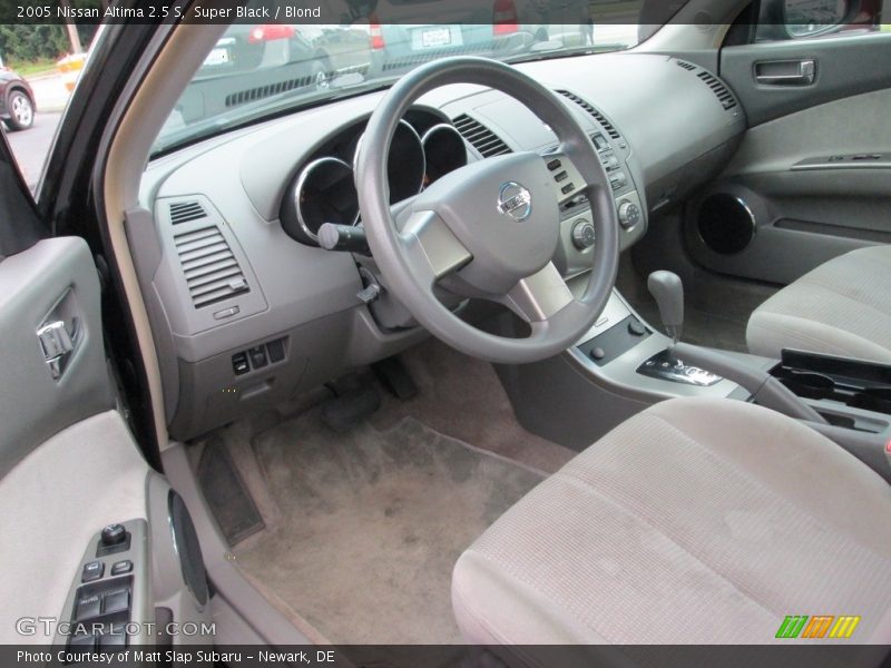 Super Black / Blond 2005 Nissan Altima 2.5 S