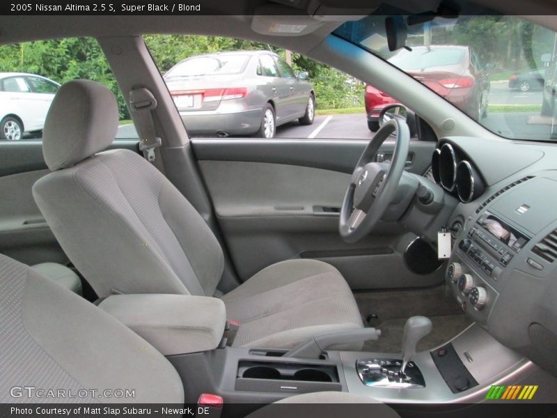 Super Black / Blond 2005 Nissan Altima 2.5 S