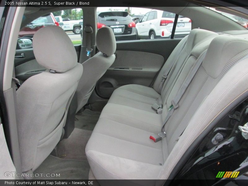 Super Black / Blond 2005 Nissan Altima 2.5 S