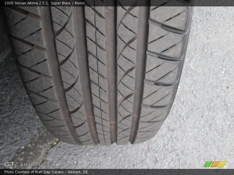 Super Black / Blond 2005 Nissan Altima 2.5 S