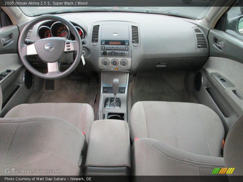 Super Black / Blond 2005 Nissan Altima 2.5 S