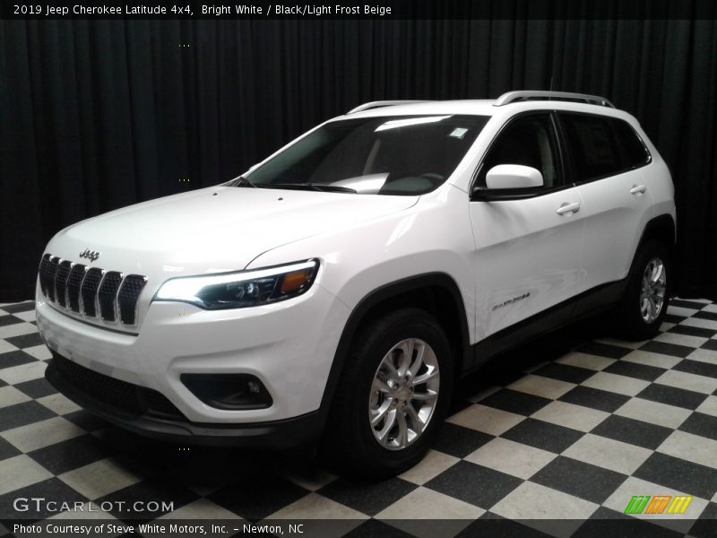 Bright White / Black/Light Frost Beige 2019 Jeep Cherokee Latitude 4x4