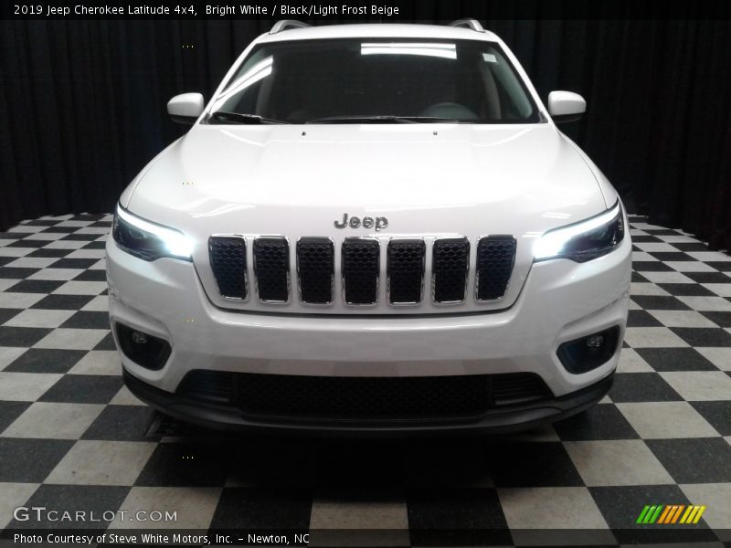 Bright White / Black/Light Frost Beige 2019 Jeep Cherokee Latitude 4x4
