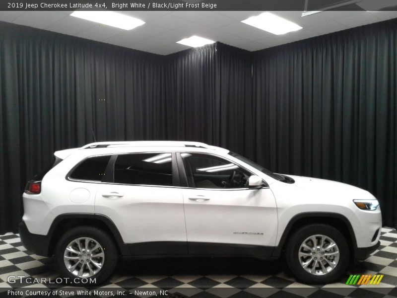 Bright White / Black/Light Frost Beige 2019 Jeep Cherokee Latitude 4x4