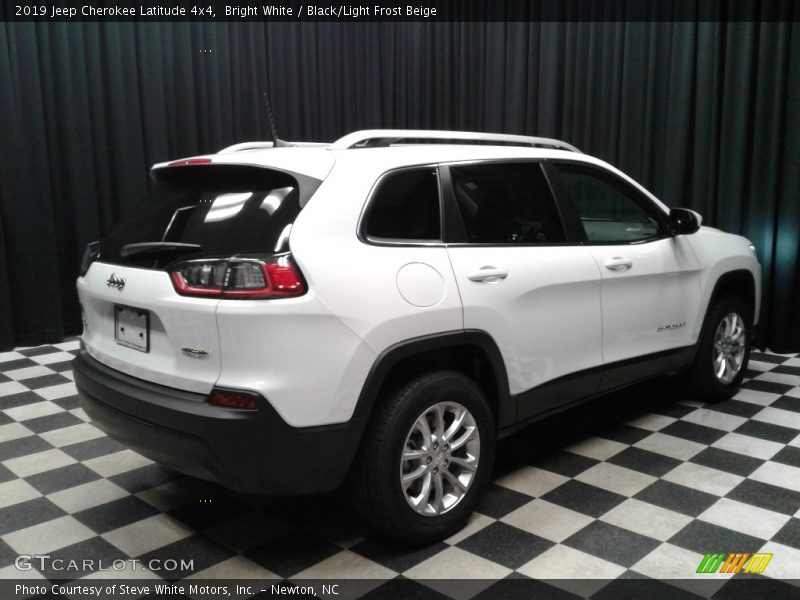 Bright White / Black/Light Frost Beige 2019 Jeep Cherokee Latitude 4x4