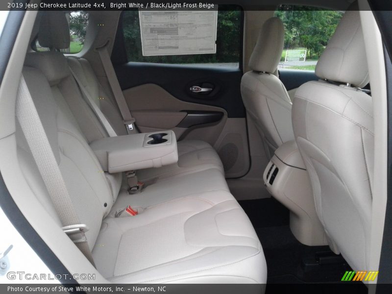 Bright White / Black/Light Frost Beige 2019 Jeep Cherokee Latitude 4x4