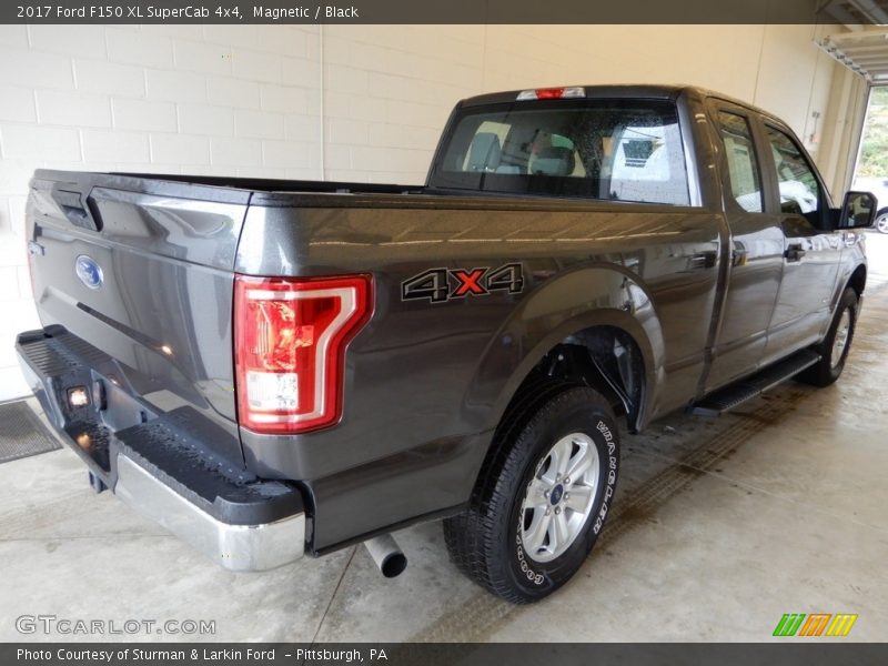 Magnetic / Black 2017 Ford F150 XL SuperCab 4x4