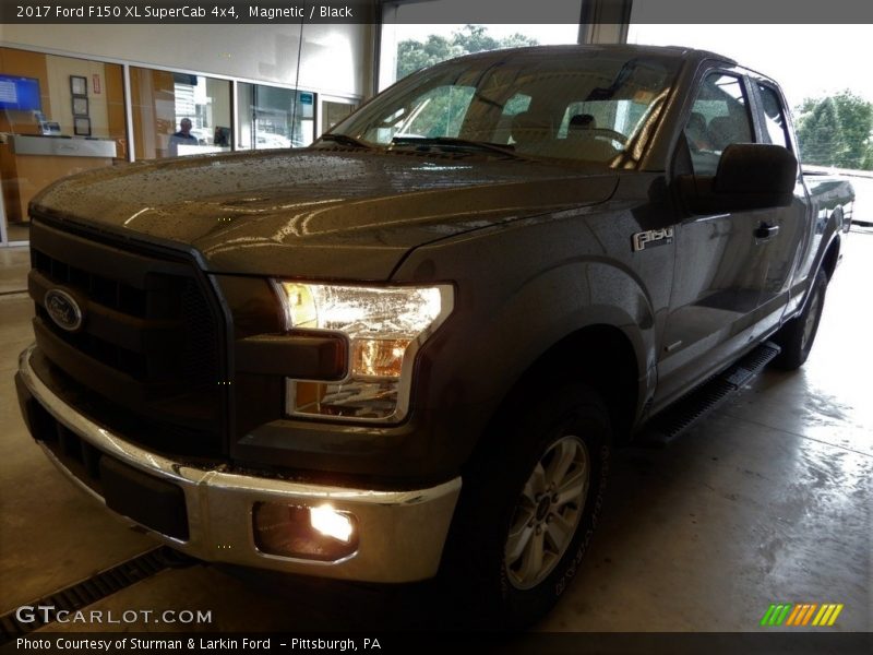 Magnetic / Black 2017 Ford F150 XL SuperCab 4x4