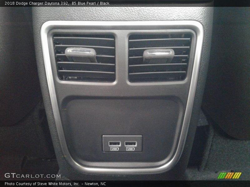 B5 Blue Pearl / Black 2018 Dodge Charger Daytona 392