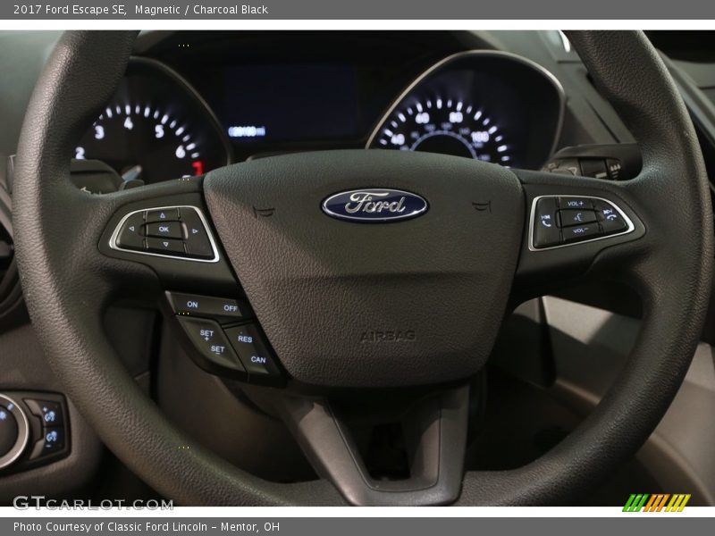 Magnetic / Charcoal Black 2017 Ford Escape SE
