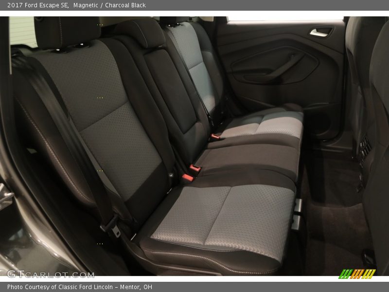 Magnetic / Charcoal Black 2017 Ford Escape SE