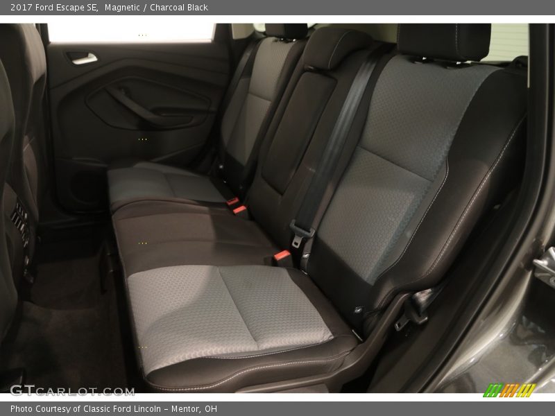 Magnetic / Charcoal Black 2017 Ford Escape SE