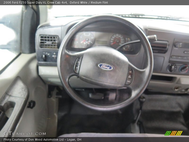 Oxford White / Medium Flint 2006 Ford F250 Super Duty XL Crew Cab 4x4