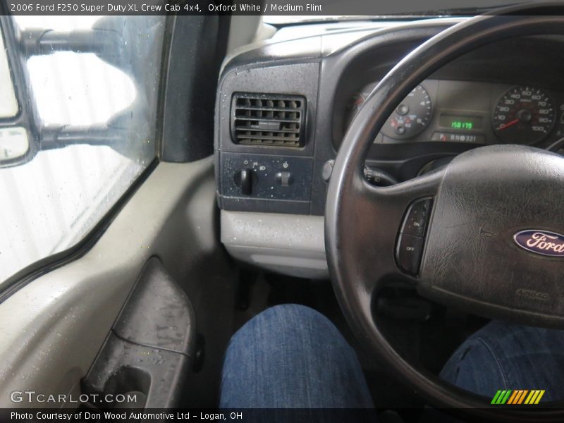Oxford White / Medium Flint 2006 Ford F250 Super Duty XL Crew Cab 4x4