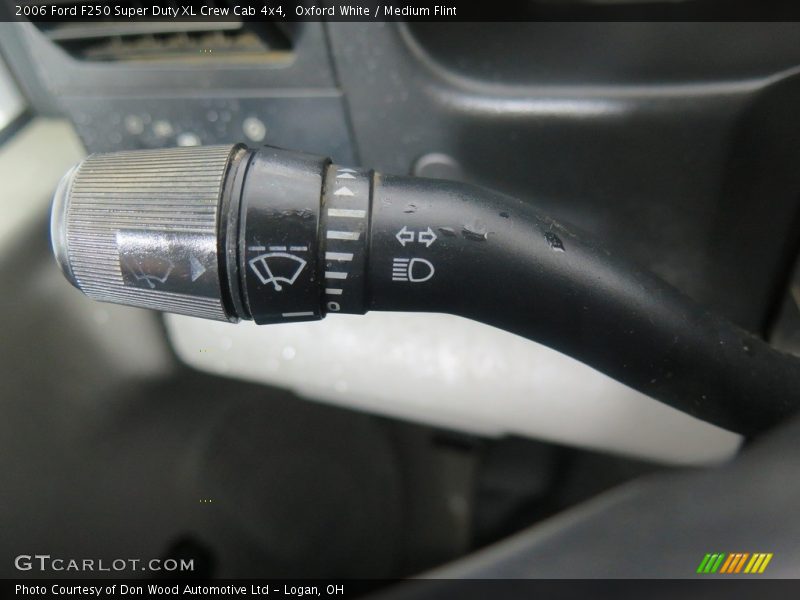 Oxford White / Medium Flint 2006 Ford F250 Super Duty XL Crew Cab 4x4