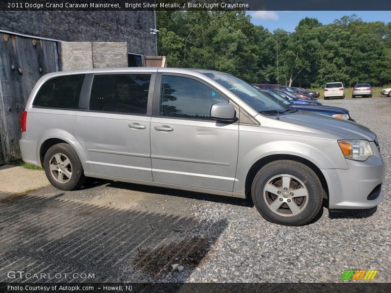 Bright Silver Metallic / Black/Light Graystone 2011 Dodge Grand Caravan Mainstreet