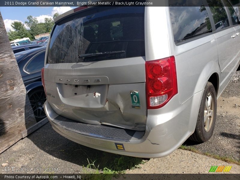 Bright Silver Metallic / Black/Light Graystone 2011 Dodge Grand Caravan Mainstreet