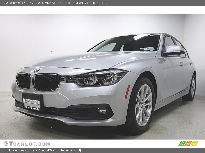 Glacier Silver Metallic / Black 2018 BMW 3 Series 320i xDrive Sedan