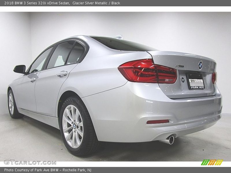 Glacier Silver Metallic / Black 2018 BMW 3 Series 320i xDrive Sedan