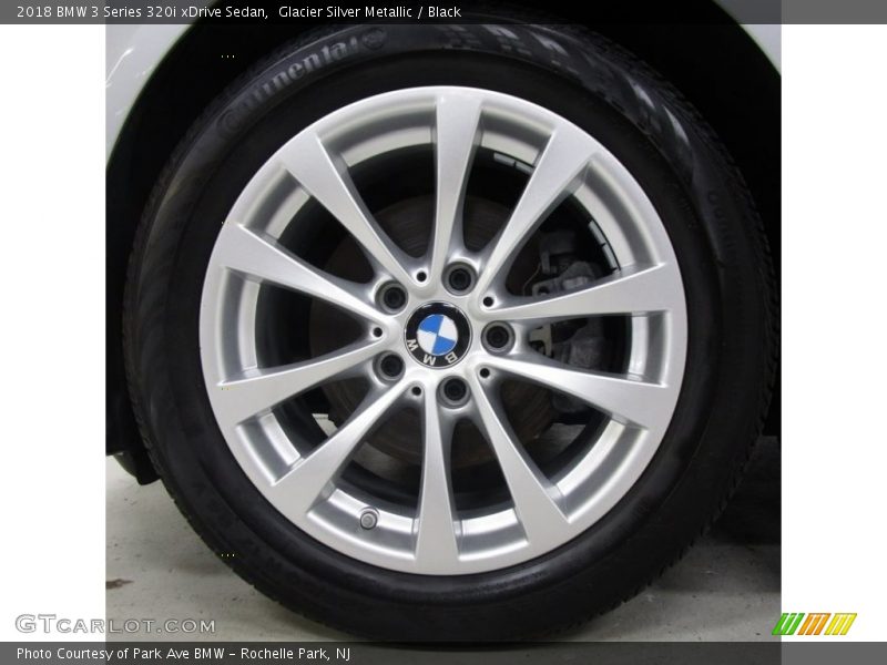 Glacier Silver Metallic / Black 2018 BMW 3 Series 320i xDrive Sedan
