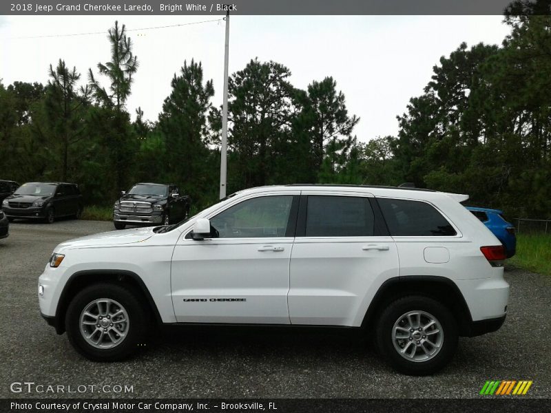 Bright White / Black 2018 Jeep Grand Cherokee Laredo
