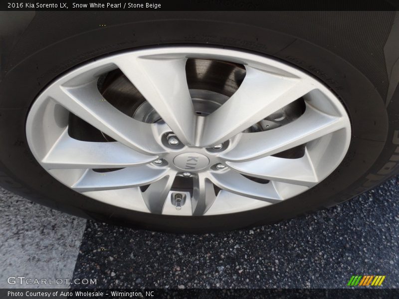 Snow White Pearl / Stone Beige 2016 Kia Sorento LX
