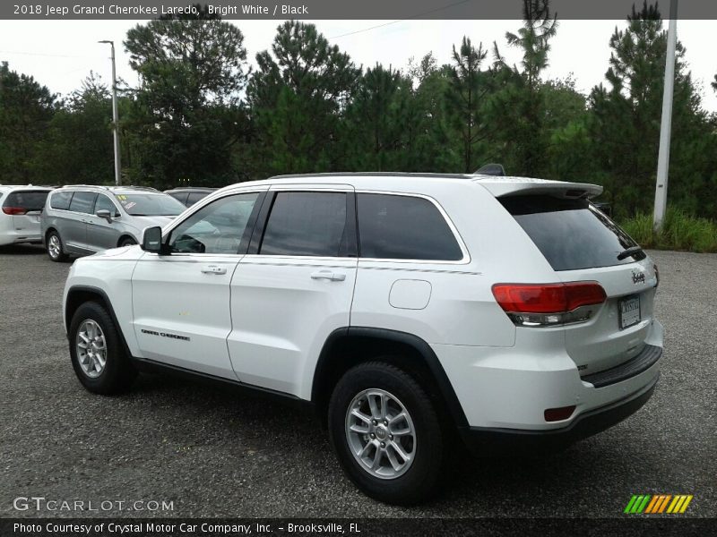 Bright White / Black 2018 Jeep Grand Cherokee Laredo