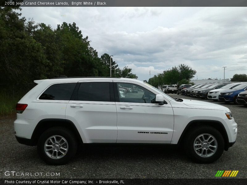 Bright White / Black 2018 Jeep Grand Cherokee Laredo