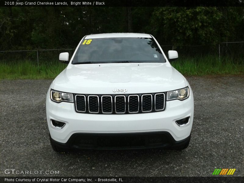 Bright White / Black 2018 Jeep Grand Cherokee Laredo