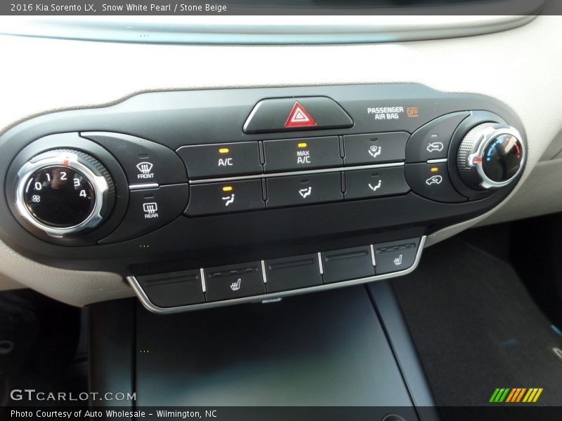 Snow White Pearl / Stone Beige 2016 Kia Sorento LX