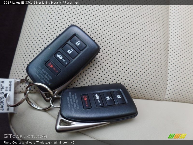 Silver Lining Metallic / Parchment 2017 Lexus ES 350