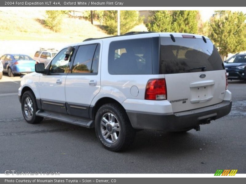 Oxford White / Medium Flint Gray 2004 Ford Expedition XLT 4x4