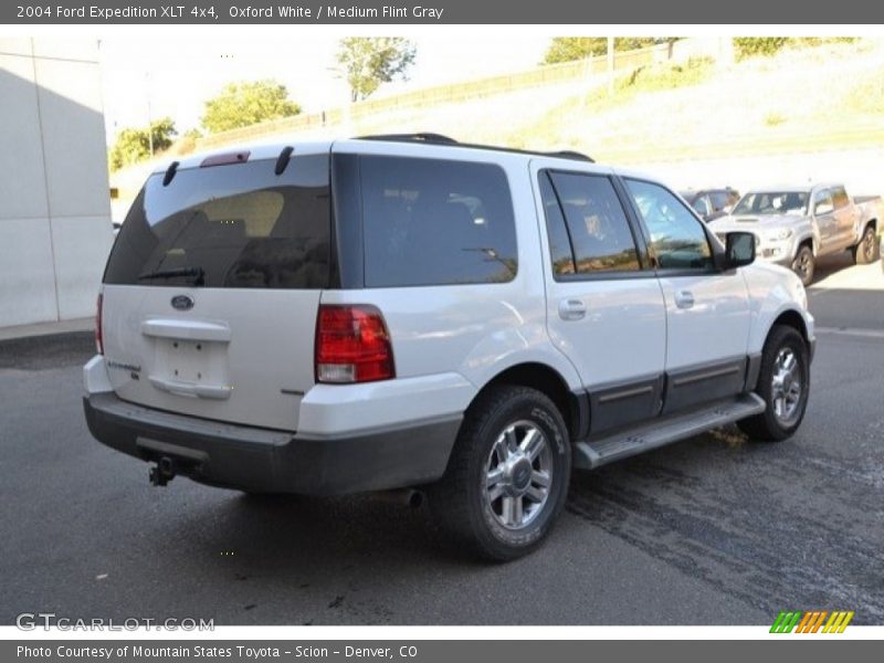 Oxford White / Medium Flint Gray 2004 Ford Expedition XLT 4x4