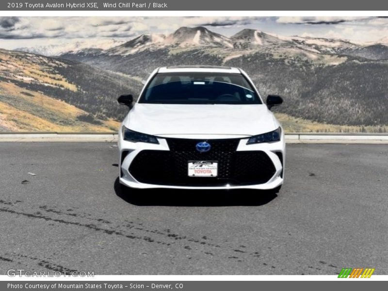 Wind Chill Pearl / Black 2019 Toyota Avalon Hybrid XSE