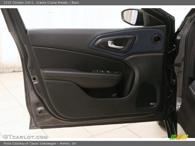 Granite Crystal Metallic / Black 2015 Chrysler 200 S