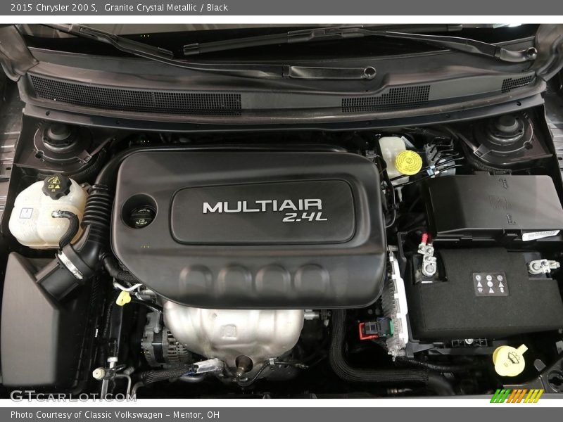 Granite Crystal Metallic / Black 2015 Chrysler 200 S
