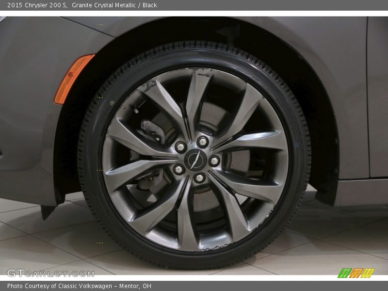 Granite Crystal Metallic / Black 2015 Chrysler 200 S